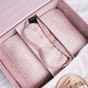Slip beauty to go pure silk travel pillow and eye mask set